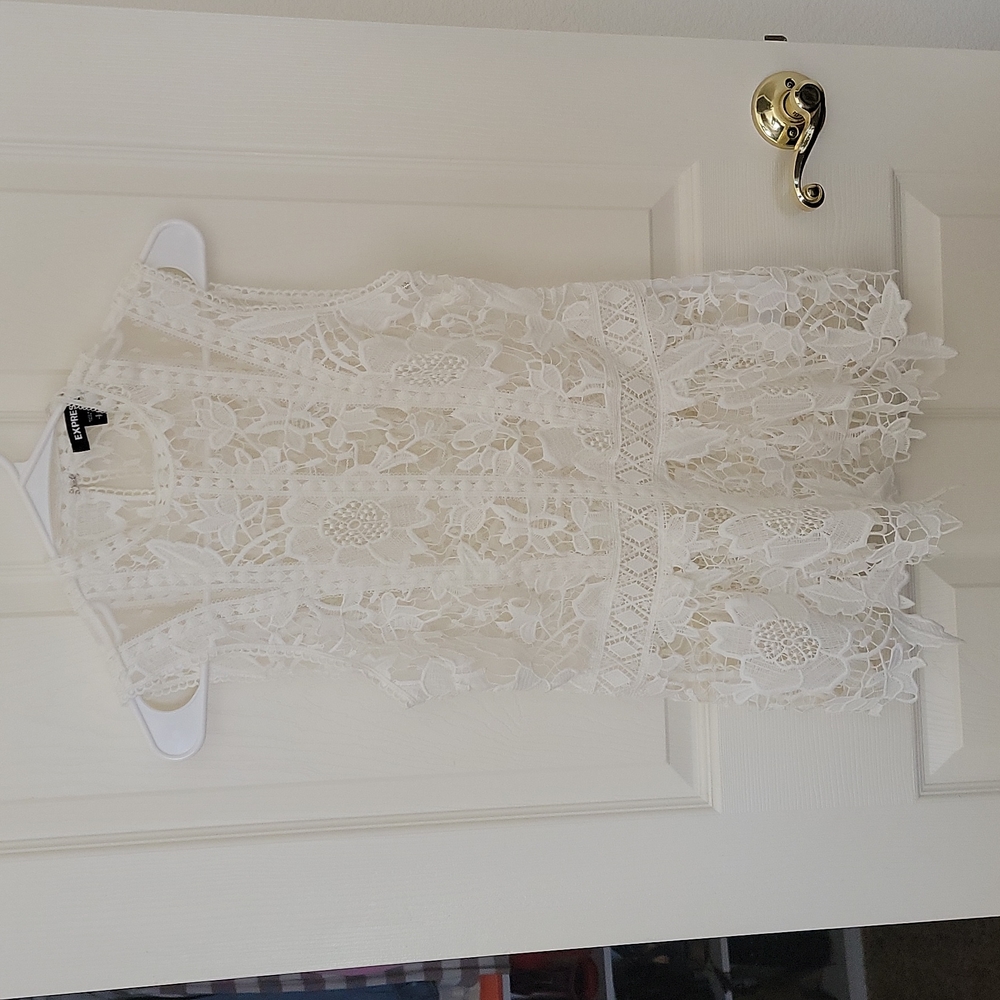 Express White, Lace Top, New Without Tag, Size Small